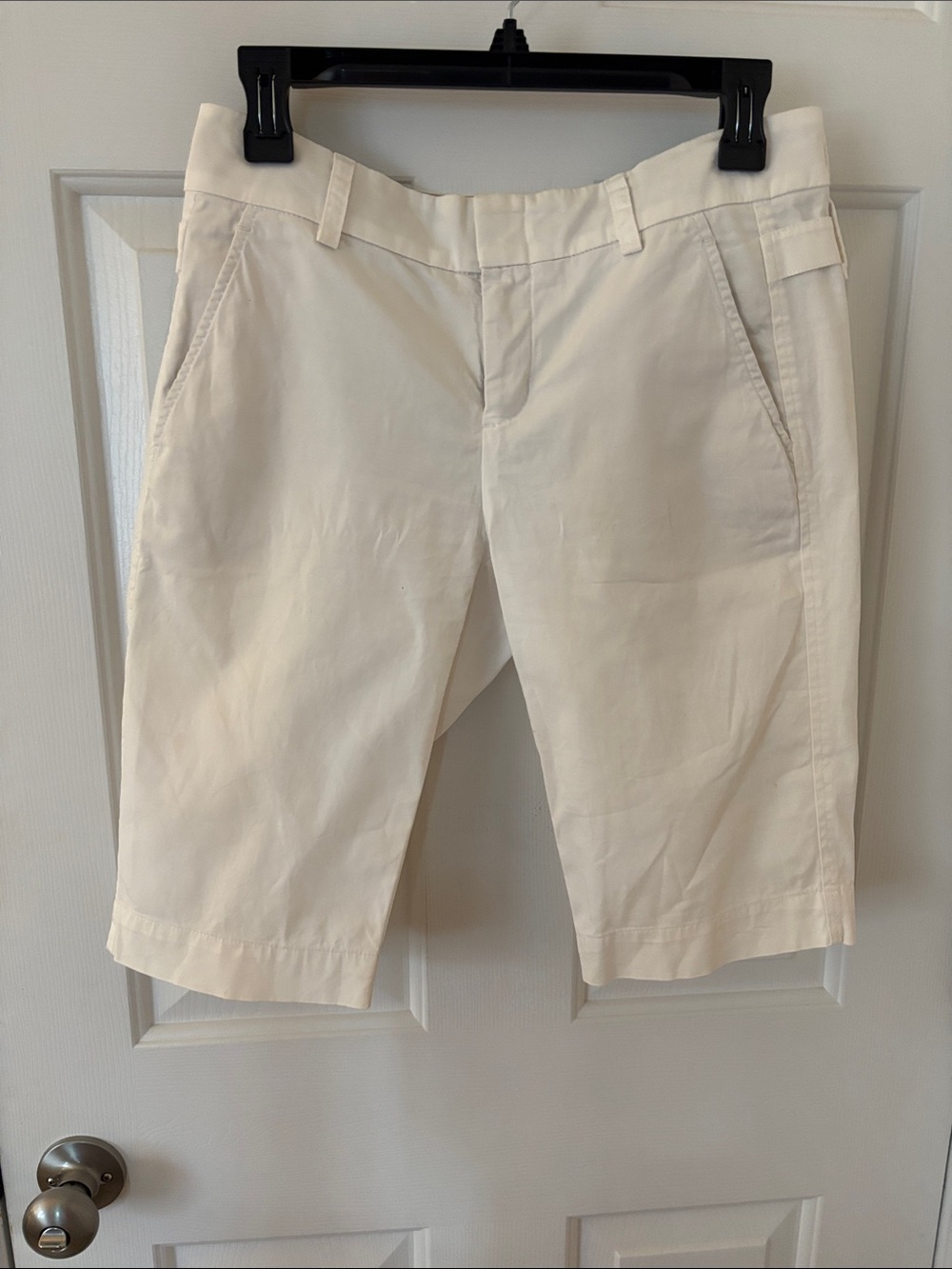 Vince Off-White Bermuda Shorts Cotton lined pockets in tan